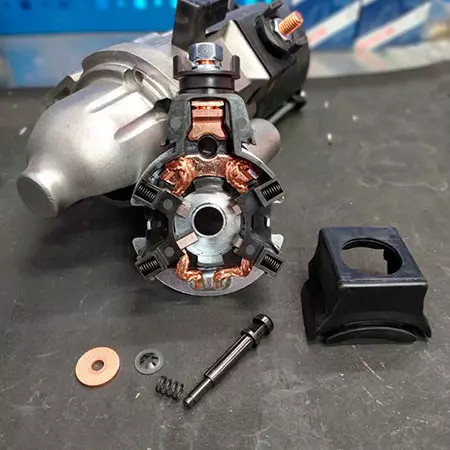 Щеточный узел стартера перед установкой